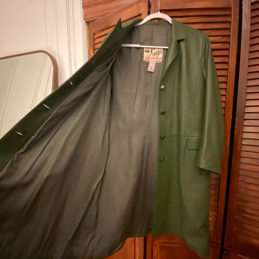 VINTAGE GREEN LEATHER TRENCH